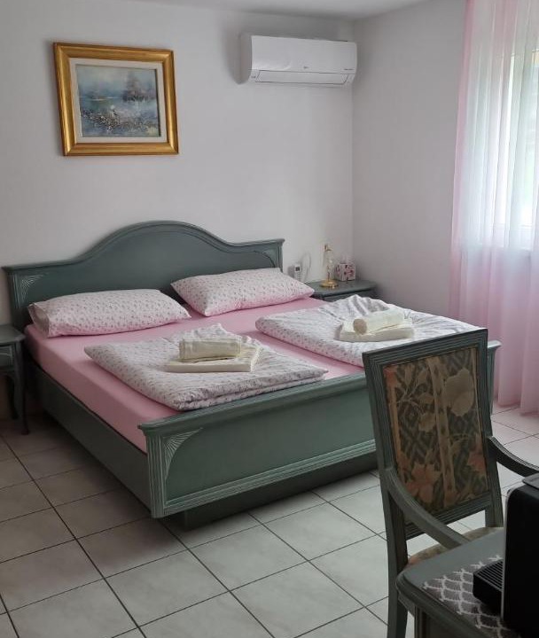 Photo of Bedroom in Contone