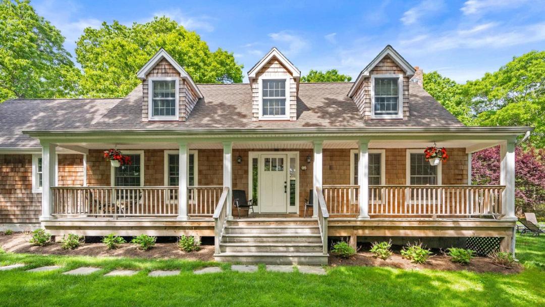 Photo of Buildings in East Hampton North
