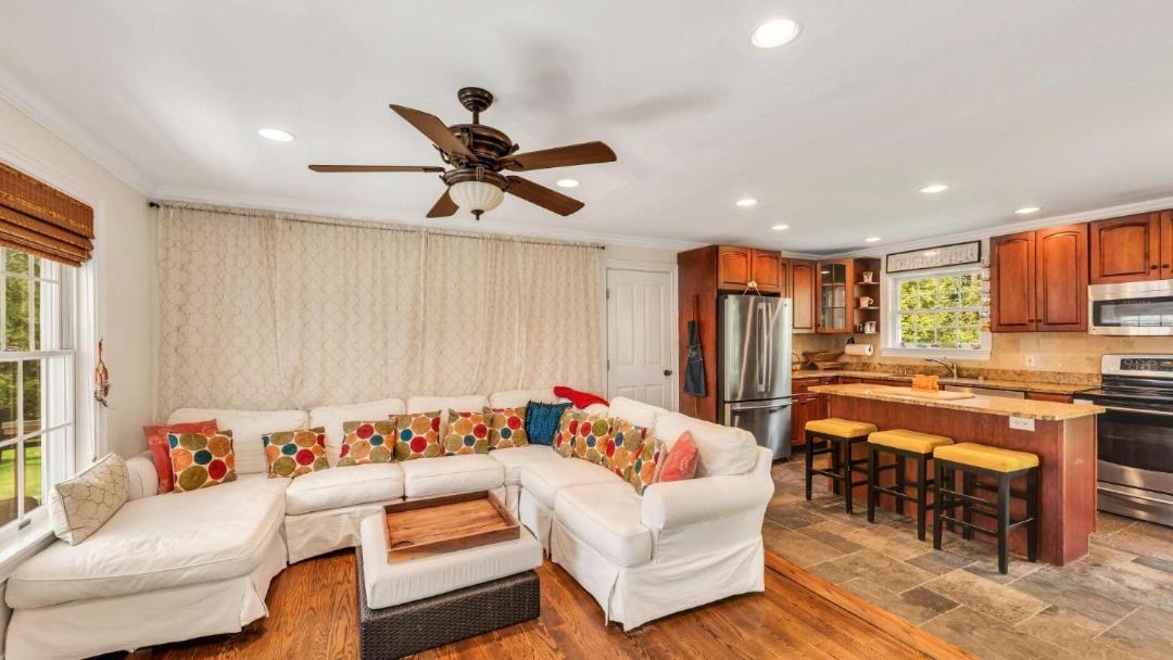 Photo of Livingroom in East Hampton North
