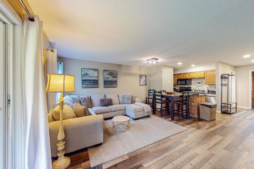 Photo of Livingroom in East Burke