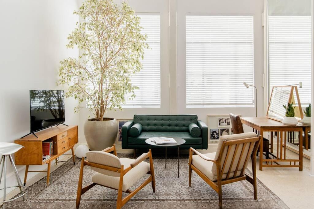 Photo of Livingroom in Neve Tzedek