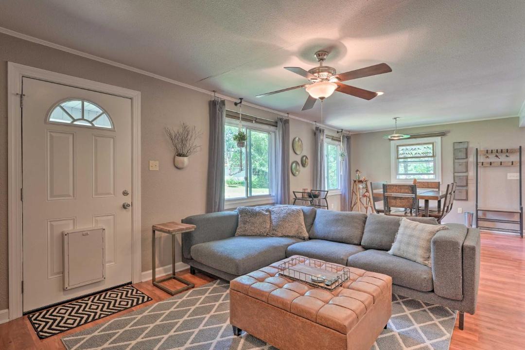 Photo of Livingroom in Black Mountain