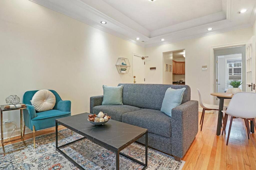 Photo of Livingroom in Old Irving Park
