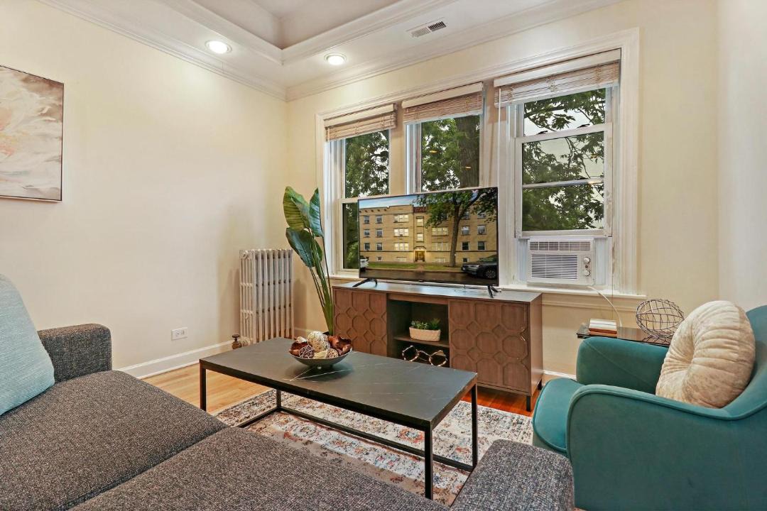 Photo of Livingroom in Old Irving Park