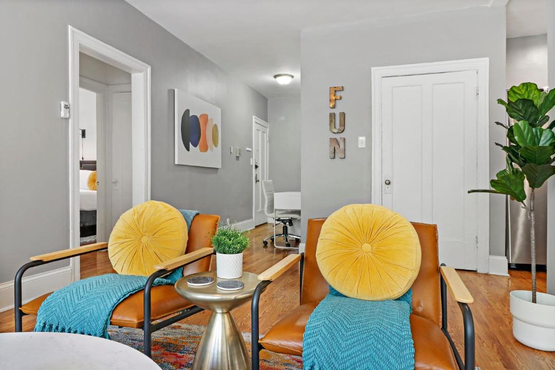 Photo of Livingroom in Lake View East