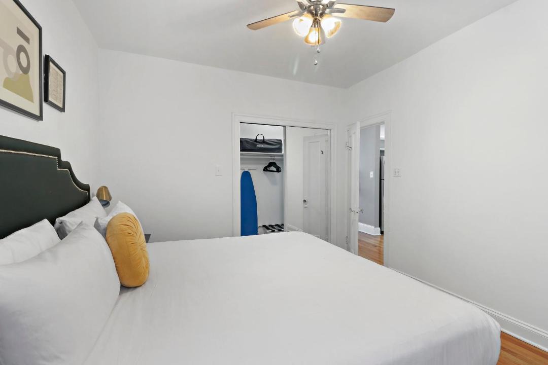 Photo of Bedroom in Lake View East