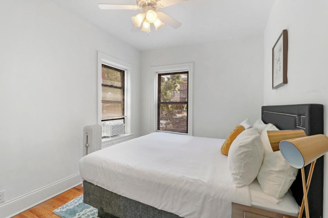 Photo of Bedroom in Lake View East