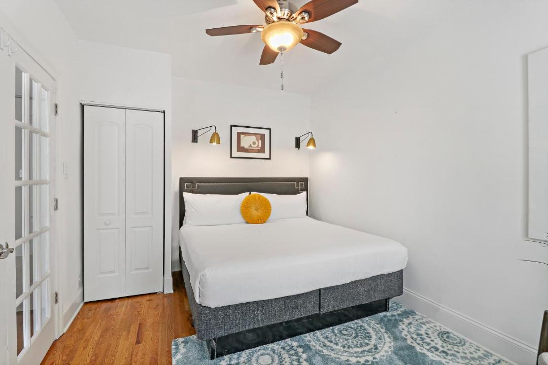 Photo of Bedroom in Lake View East