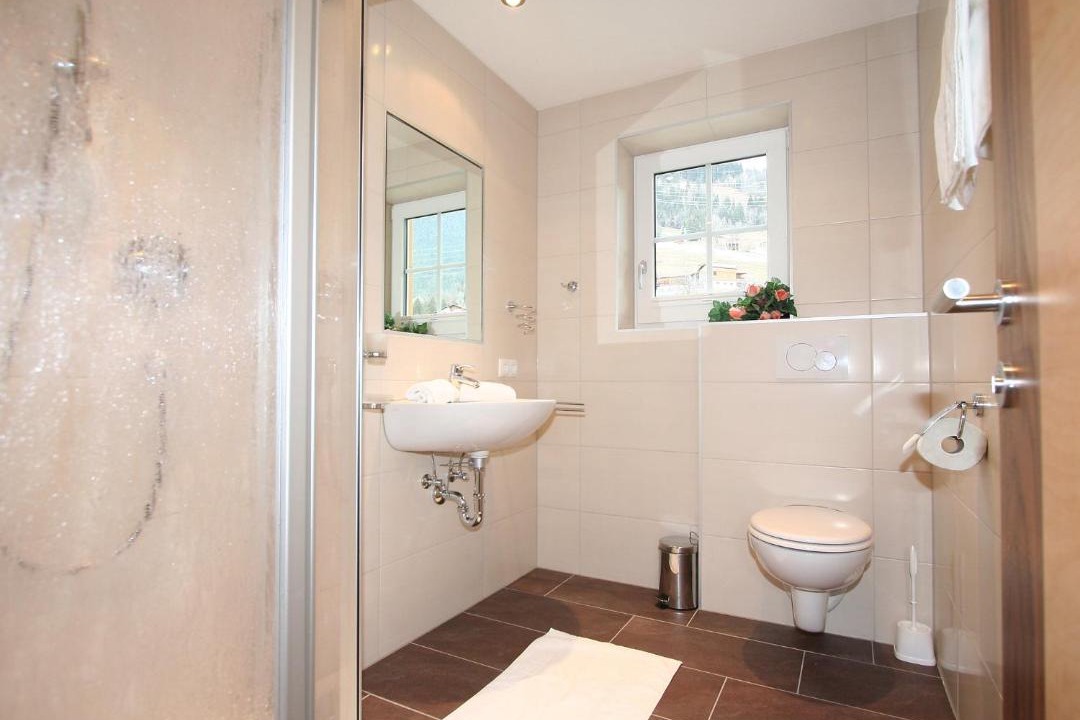 Photo of Bathroom in Pians