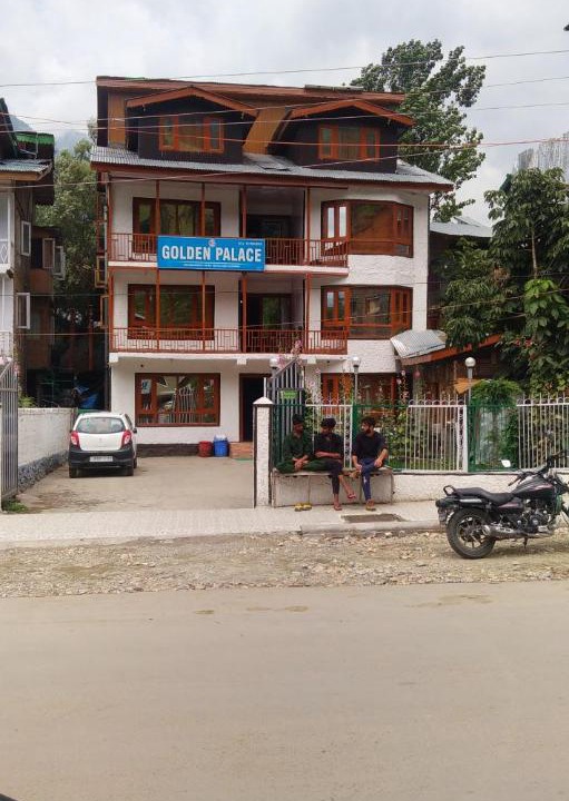 Photo of Buildings in Laripora