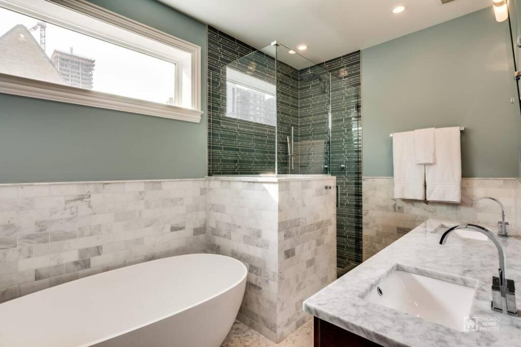 Photo of Bathroom in Near North Side