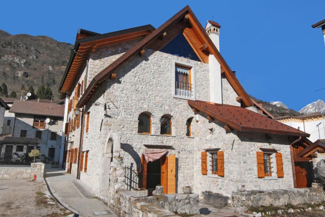 Photo of Buildings in Barcis