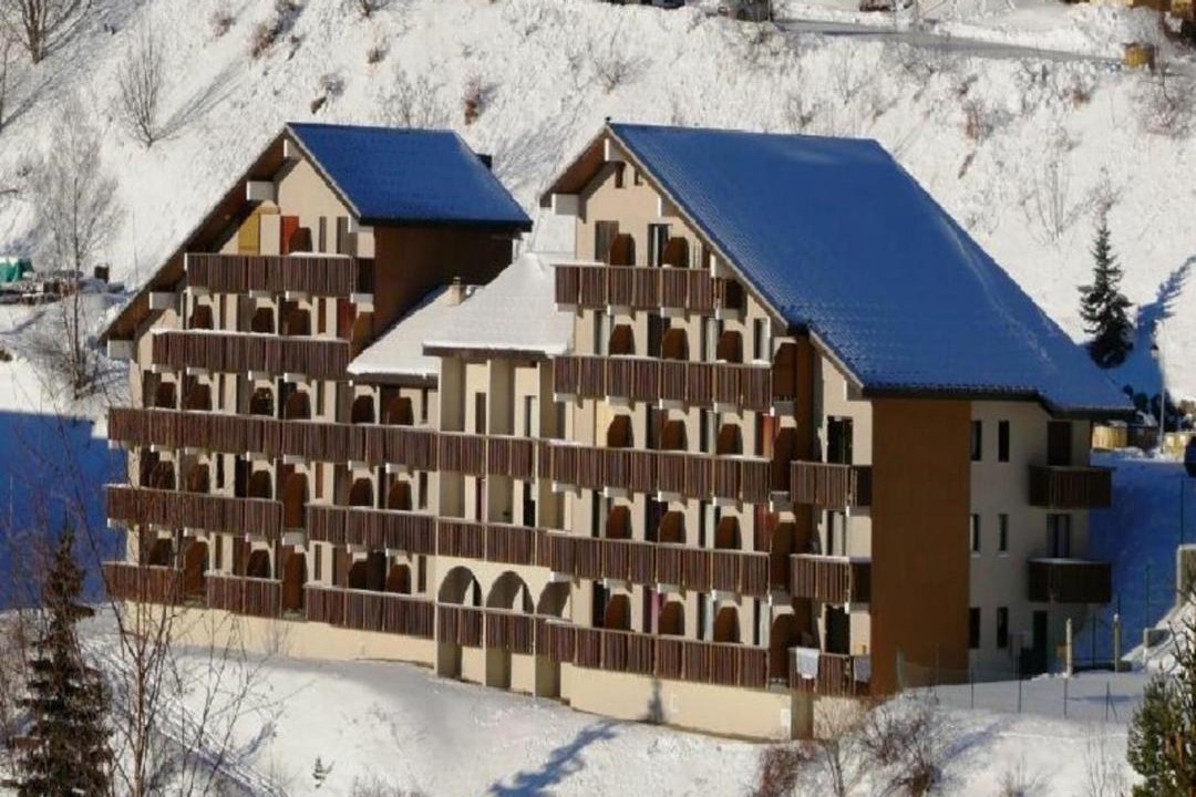 Photo of Buildings in Auris