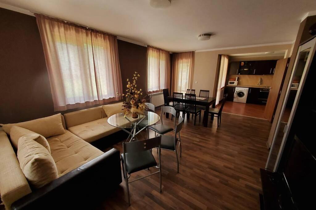 Photo of Livingroom in Beli Osum