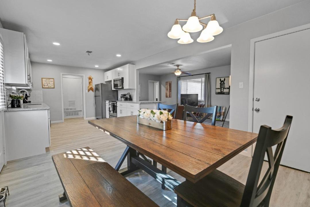 Photo of Livingroom in North Richland Hills