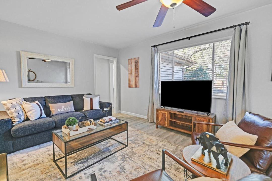 Photo of Livingroom in North Richland Hills