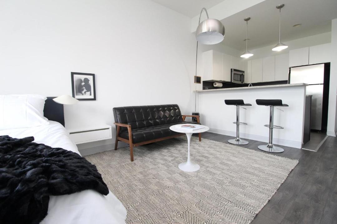 Photo of Livingroom in East Hyde Park