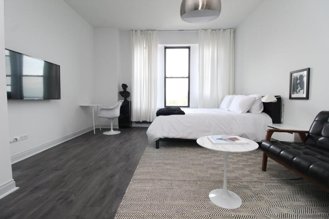 Photo of Livingroom in East Hyde Park
