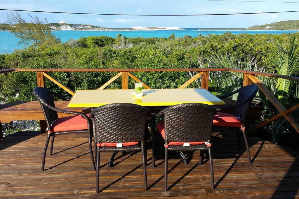Photo of Patio Balcony in Staniel Cay