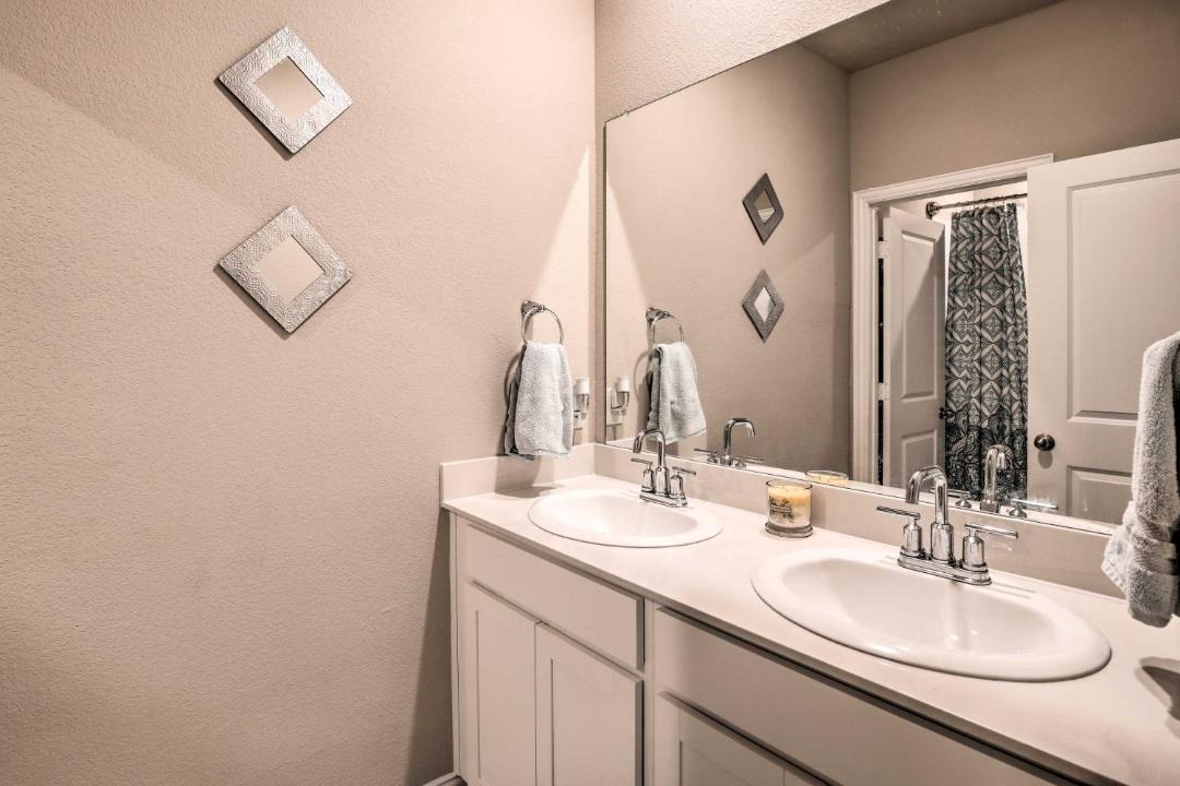 Photo of Bathroom in Rowlett