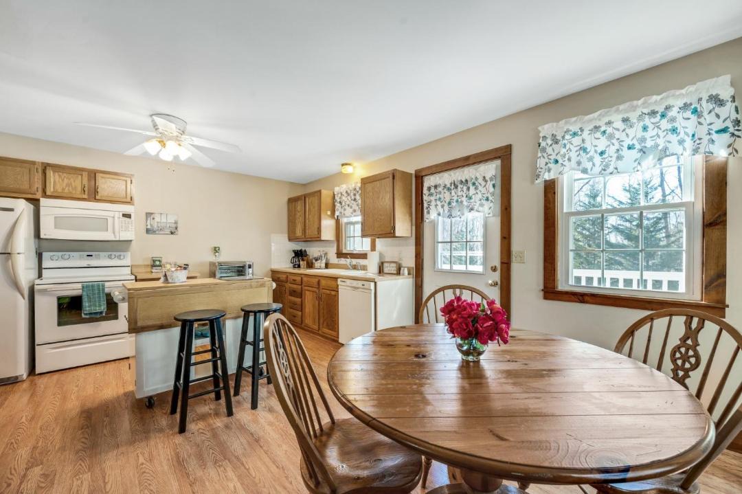 Photo of Kitchen in Old Mystic