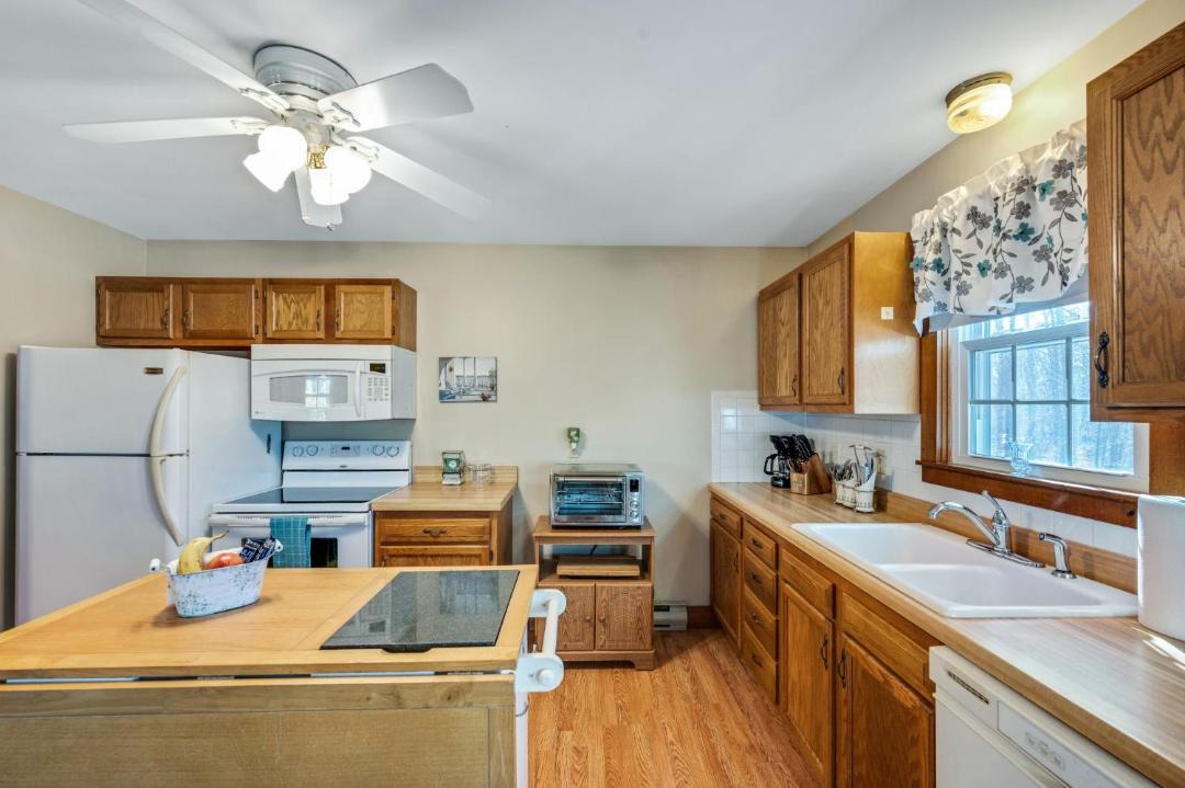 Photo of Kitchen in Old Mystic
