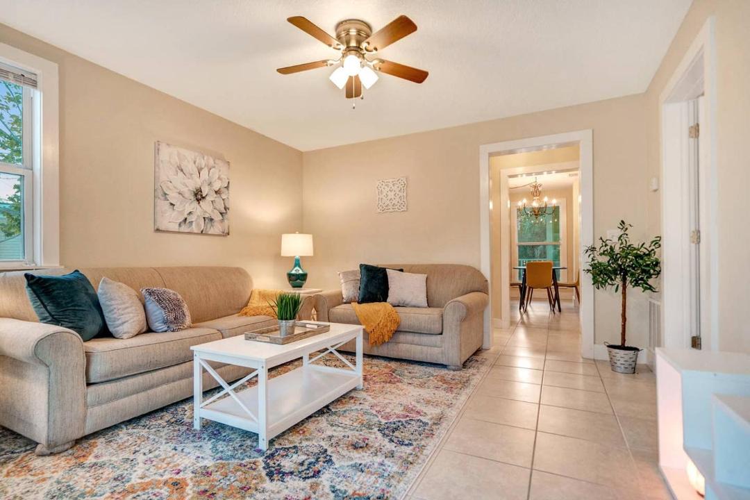 Photo of Livingroom in Downtown Historic District