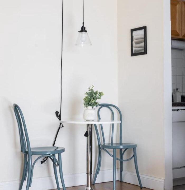 Photo of Livingroom in Ravenswood