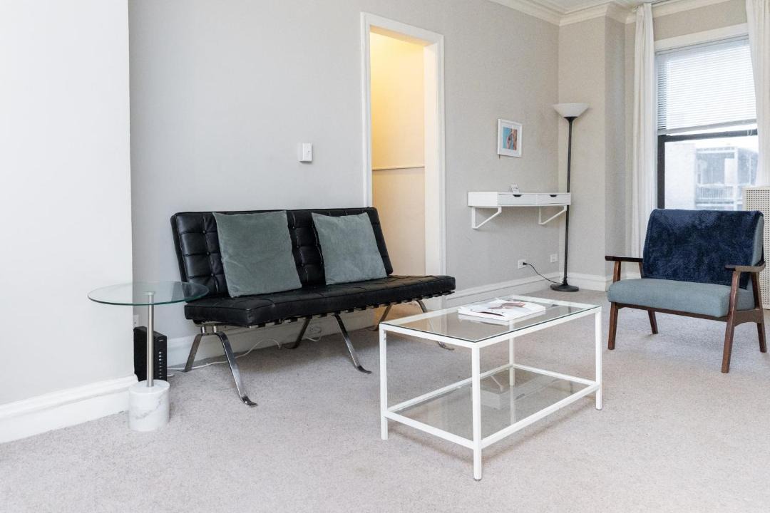 Photo of Livingroom in East Hyde Park