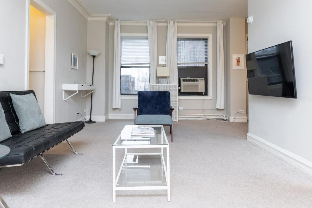 Photo of Livingroom in East Hyde Park