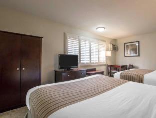 Photo of Bedroom in Pico-Union