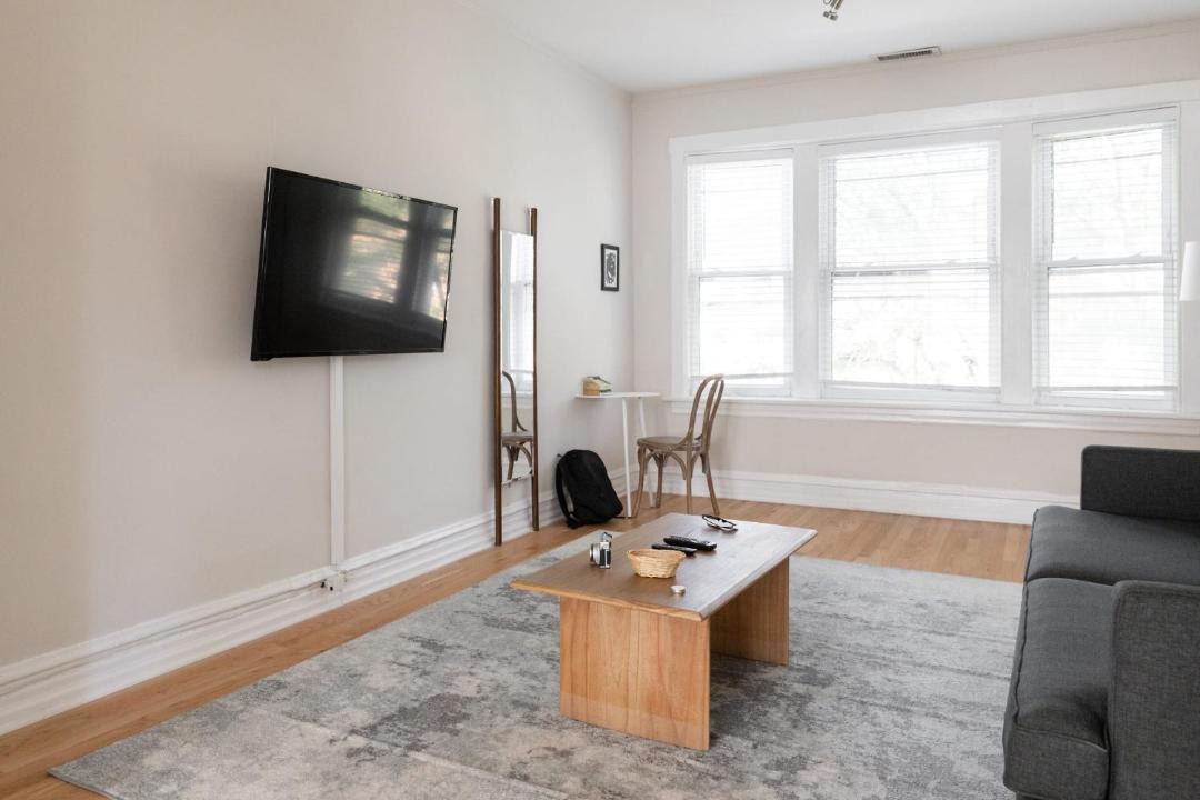 Photo of Livingroom in Roscoe Village