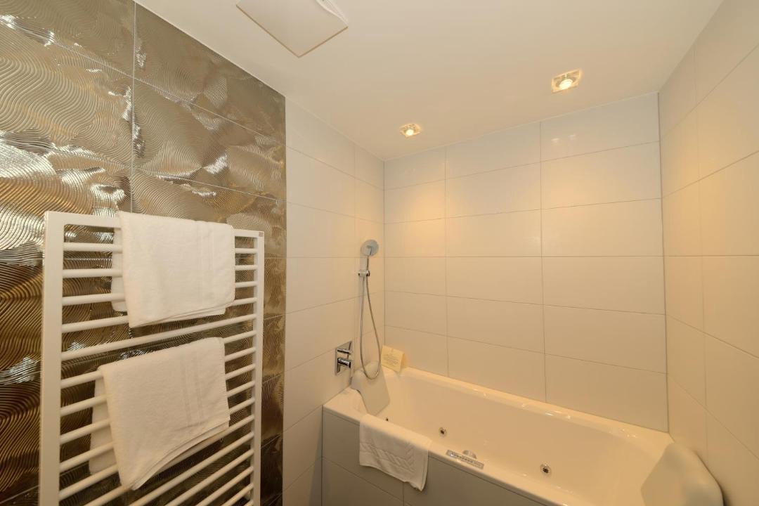 Photo of Bathroom in Kapfing