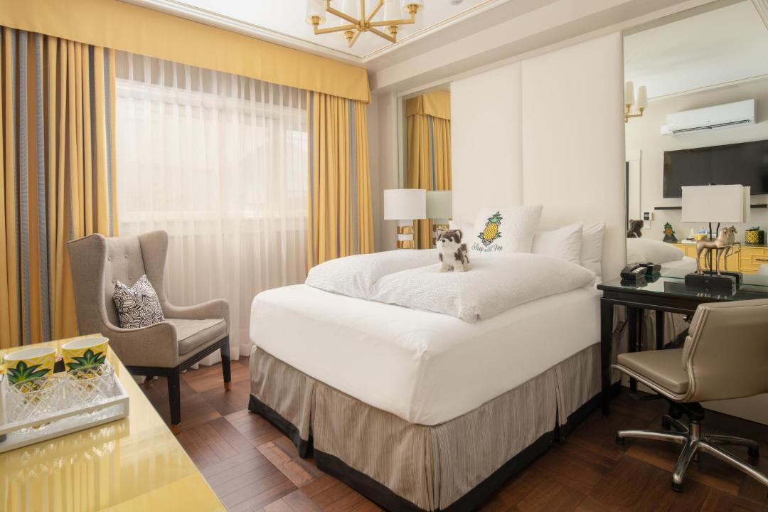 Photo of Bedroom in Theater District