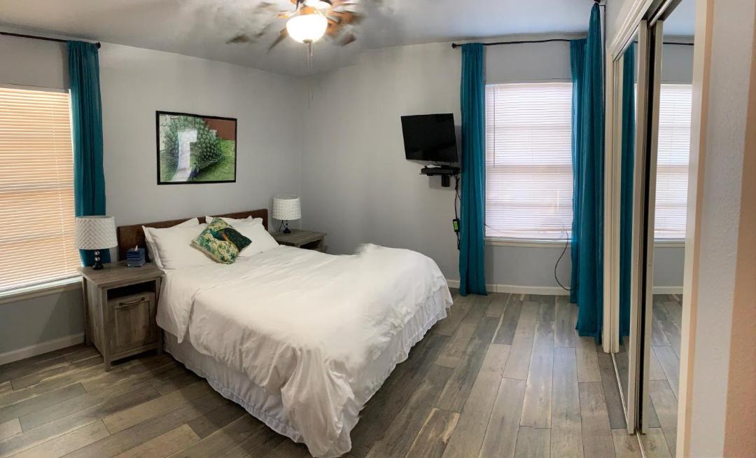 Photo of Bedroom in Medical Center District