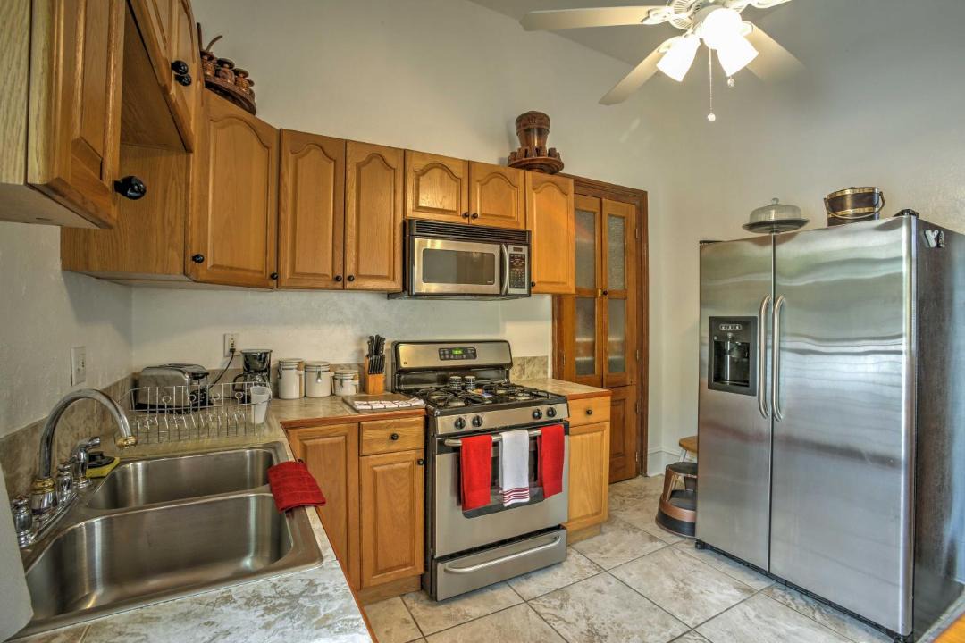Photo of Kitchen in Black Pearl