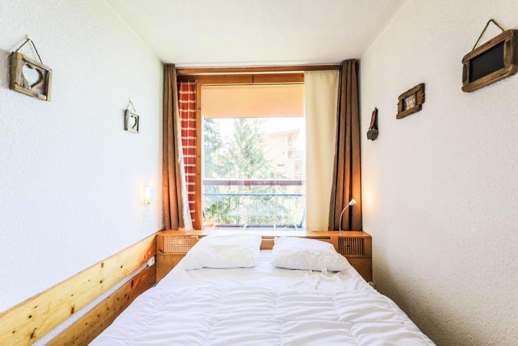 Photo of Bedroom in Arc-1800