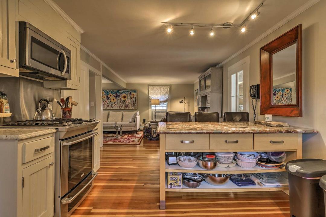 Photo of Kitchen in Litchfield Historic District