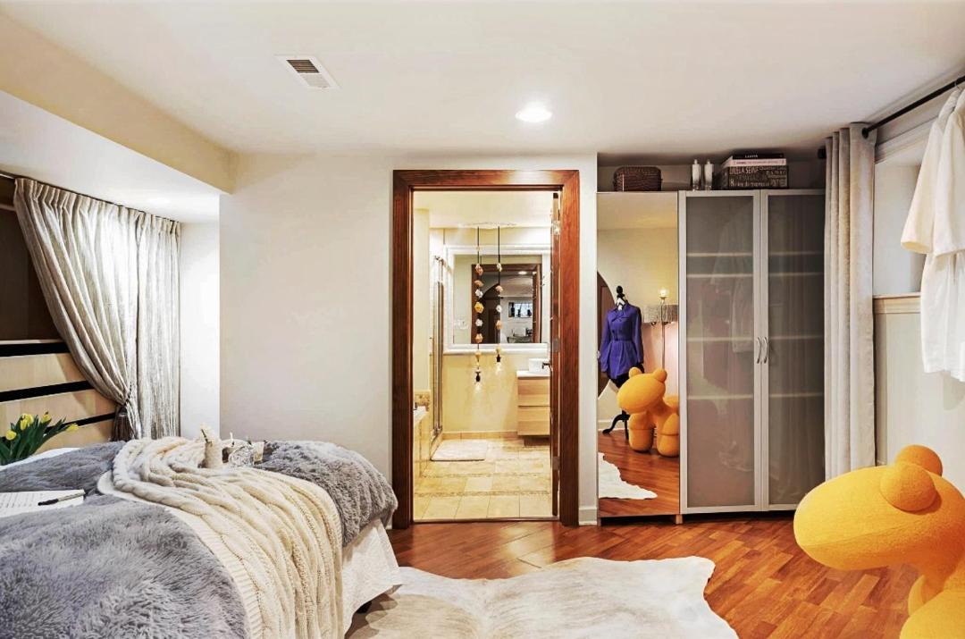 Photo of Bedroom in West Town
