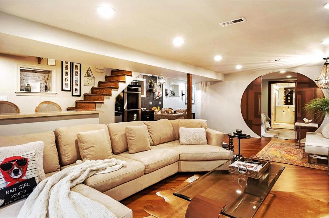 Photo of Livingroom in West Town