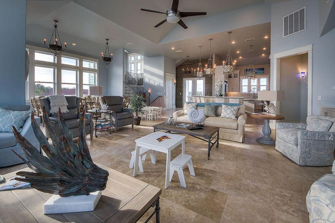 Photo of Livingroom in Crystal Shores