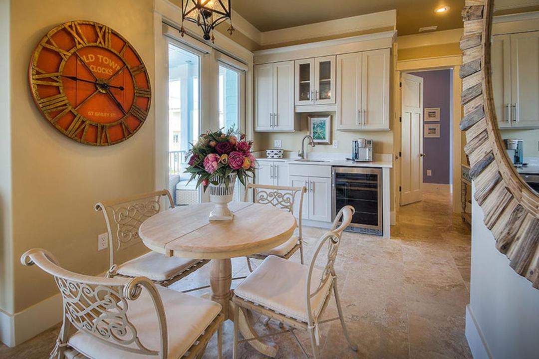 Photo of Livingroom in Crystal Shores