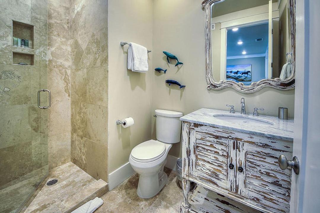 Photo of Bathroom in Crystal Shores