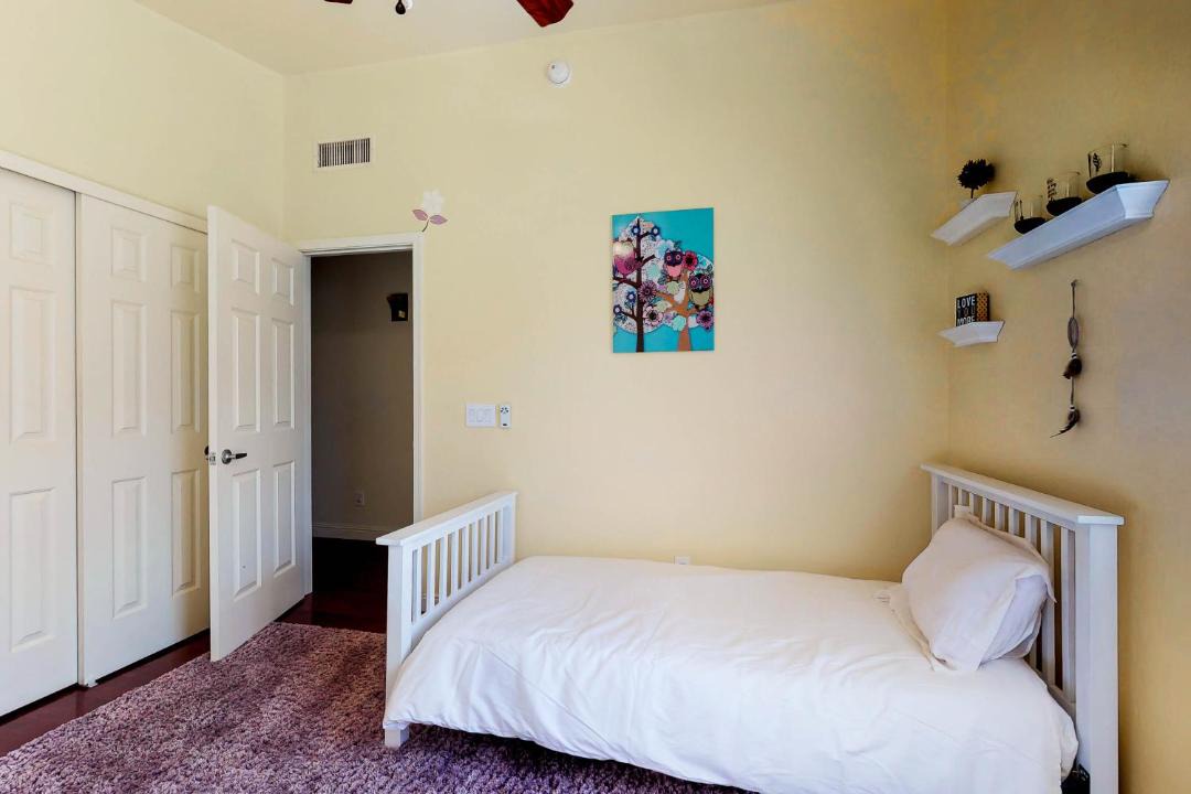 Photo of Bedroom in Palm Valley