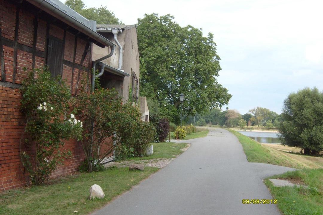 Photo of Buildings in Cumlosen