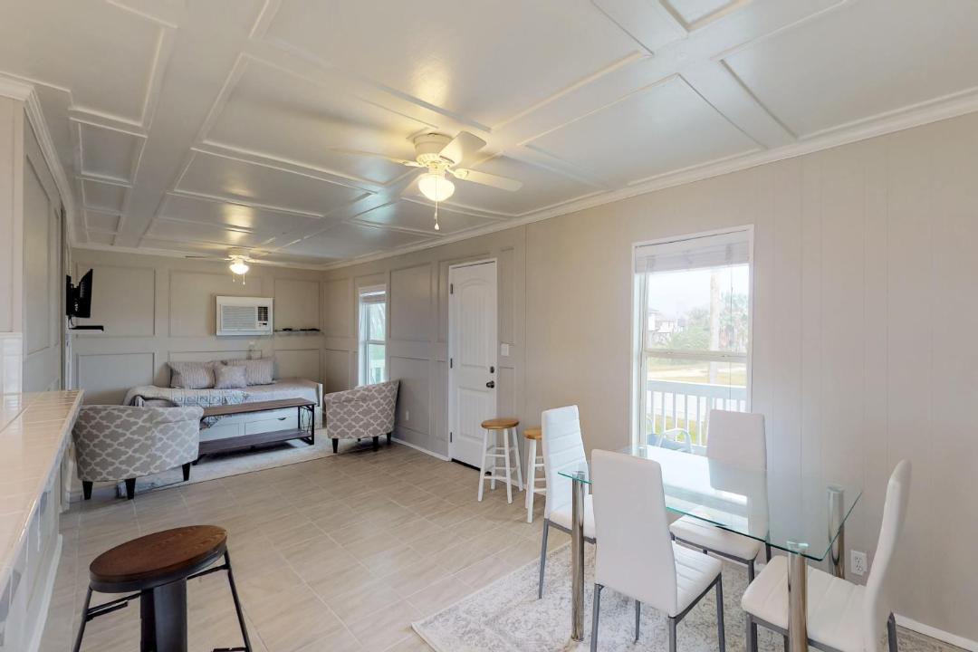 Photo of Livingroom in Jamaica Beach