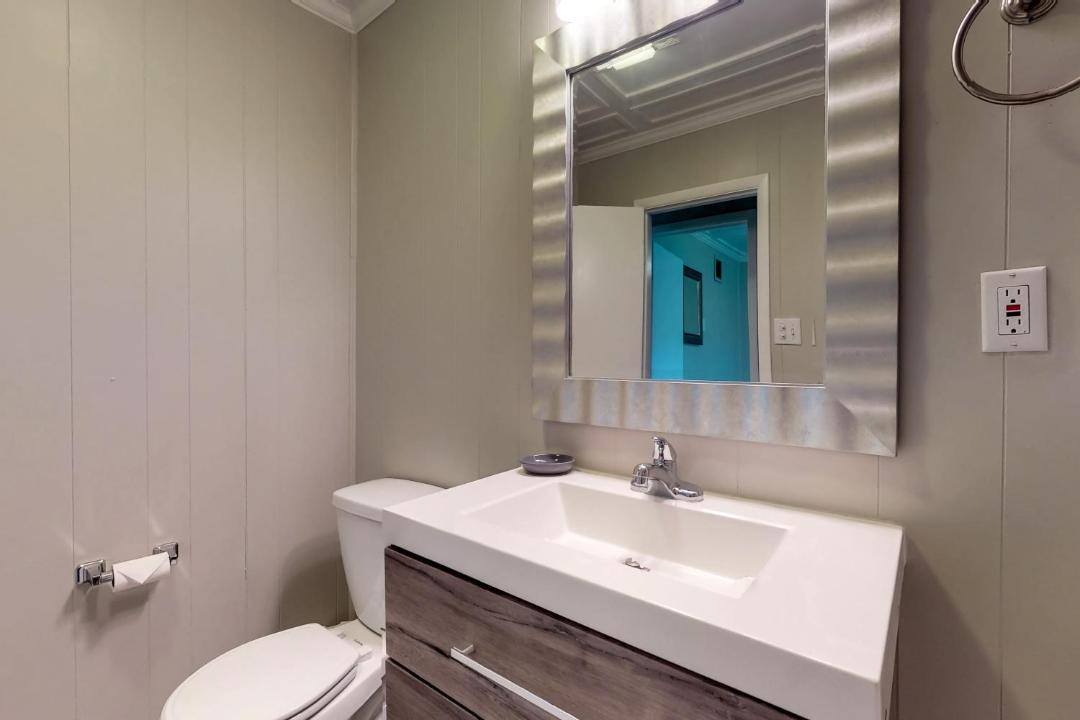 Photo of Bathroom in Jamaica Beach