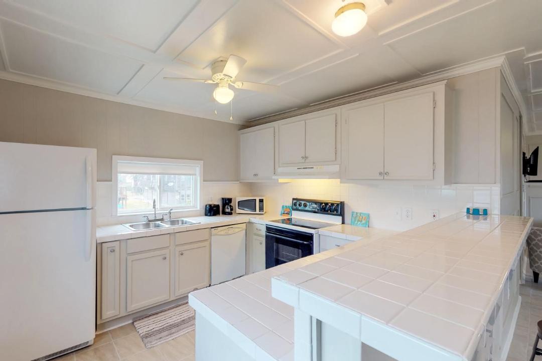 Photo of Kitchen in Jamaica Beach