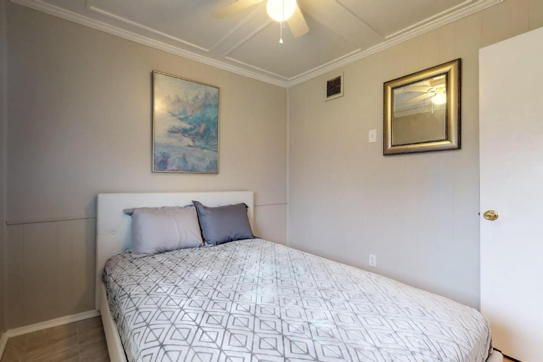 Photo of Bedroom in Jamaica Beach