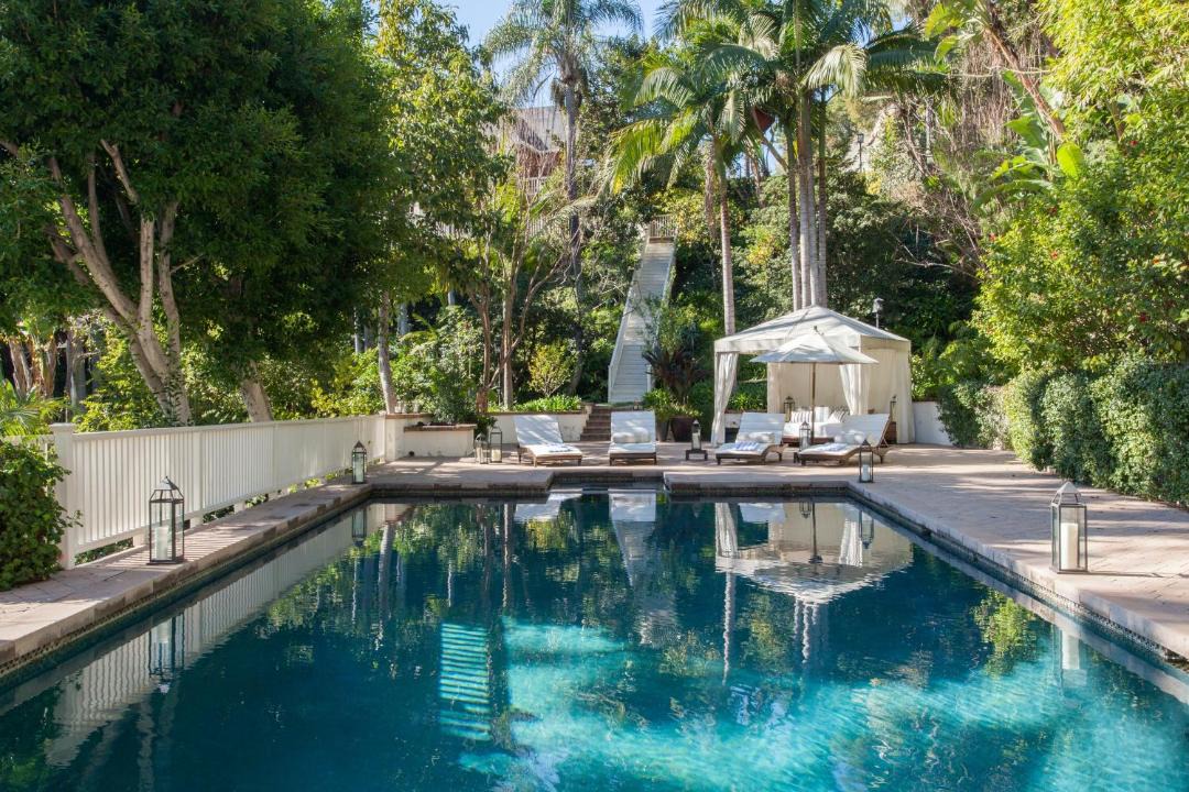 Photo of Outdoor in Hollywood Hills West